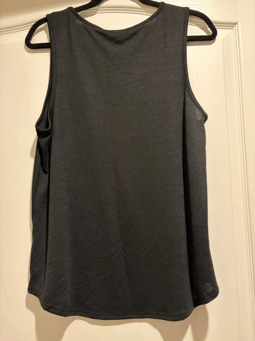 Banana Republic Black Sleeveless Tank - Picture 2 of 3
